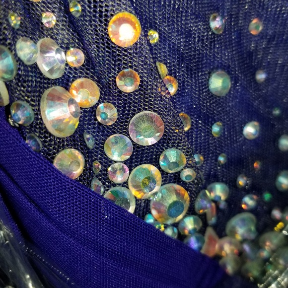 LA FEMME PAGEANT PROM HOMECOMINGS 0 style 21483 - Picture 3 of 7